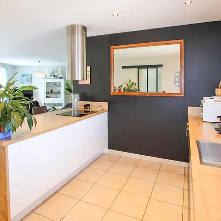 3 Bedroom Beautiful In * 蒙特利马尔