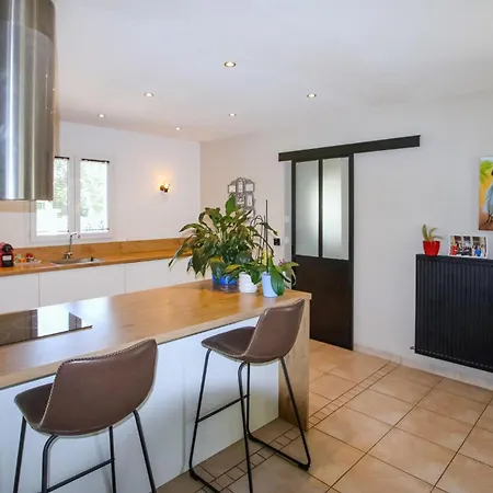 3 Bedroom Beautiful In 蒙特利马尔